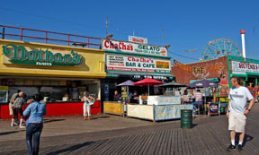 nathans_hotdog1.jpg